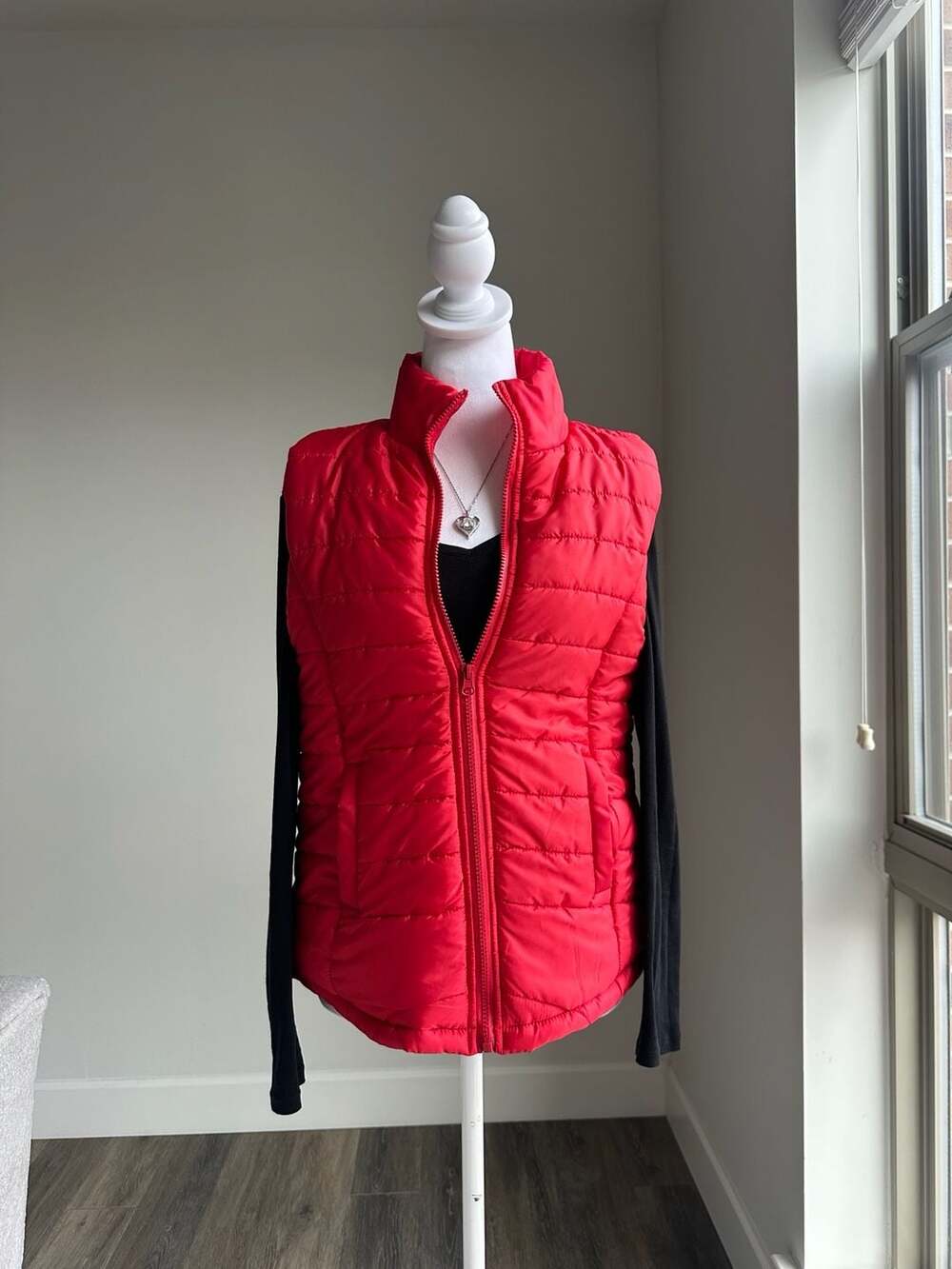Rue21 Cherry Red Quilted Puffer Vest Full Zip Sleeveless Size Medium Y2K